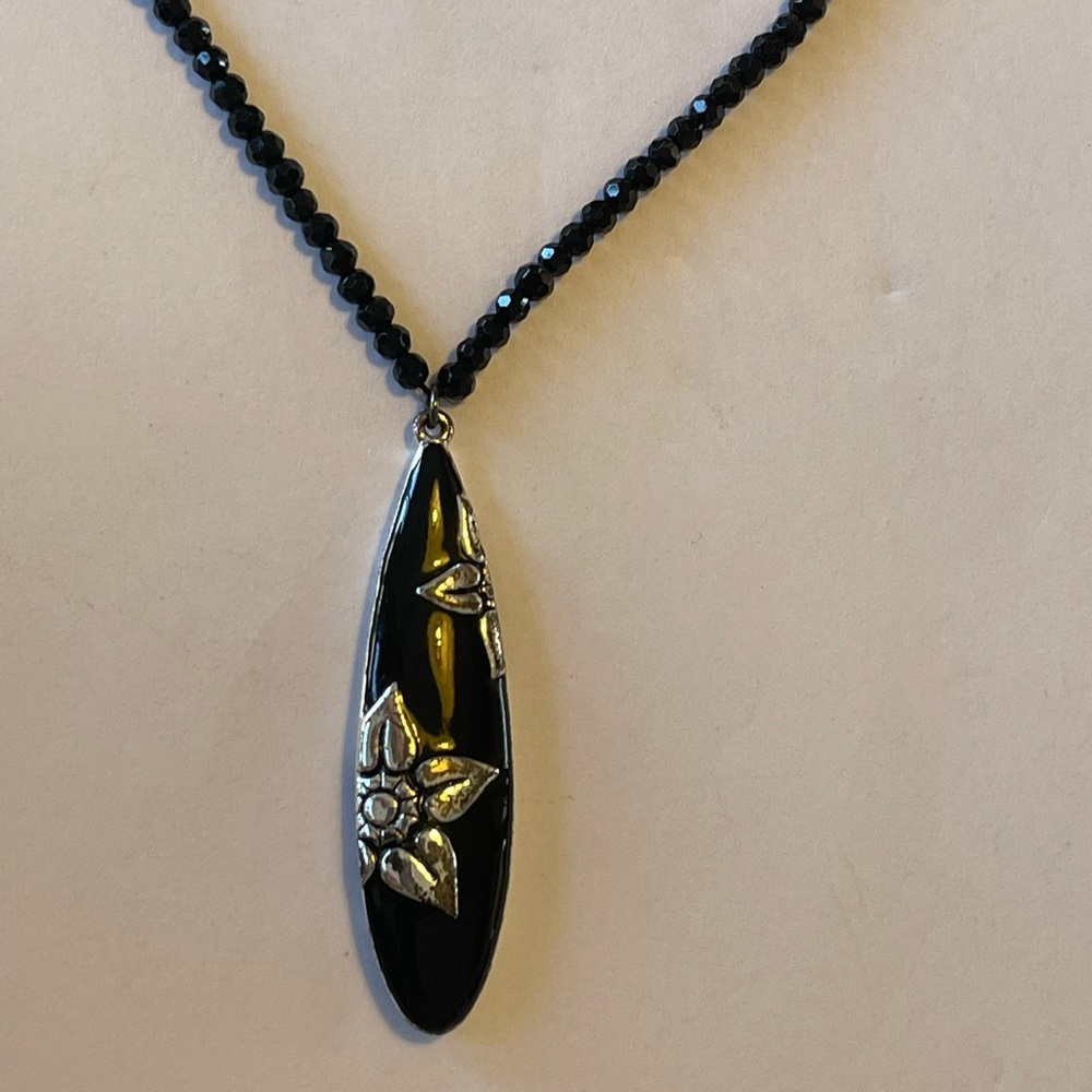 Liz Clairborn necklace black and flower pendant black beads